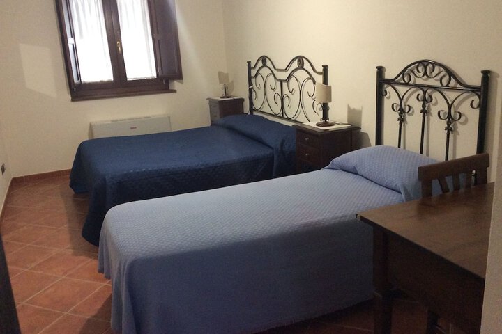 Room 13 of 38
