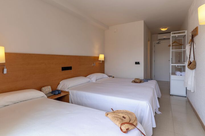 Room 14 of 32