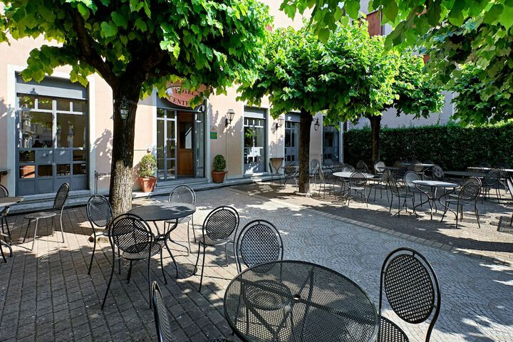 Terrace/Patio 68 of 72