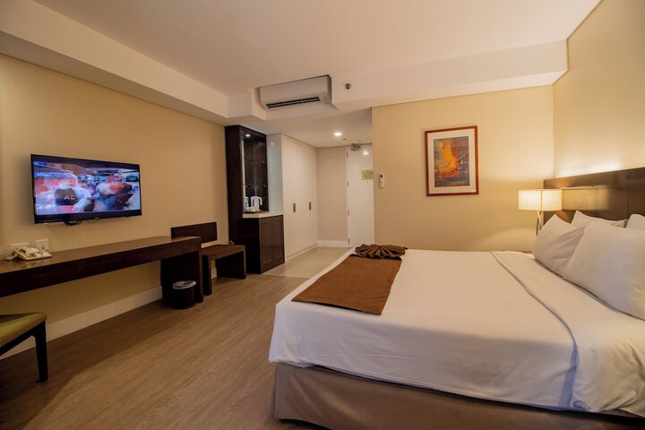 Room 15 of 104