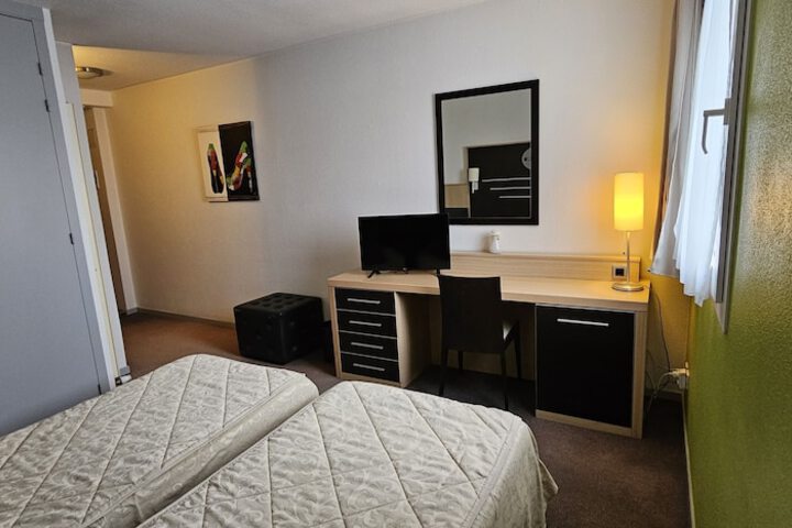 Room 18 of 64