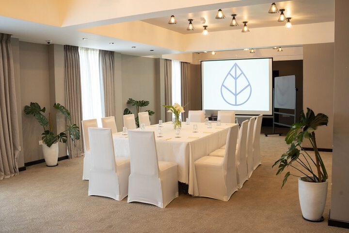 Business Center 137 of 148