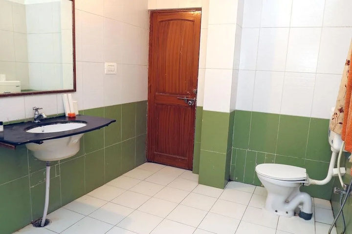Room 8 of 22