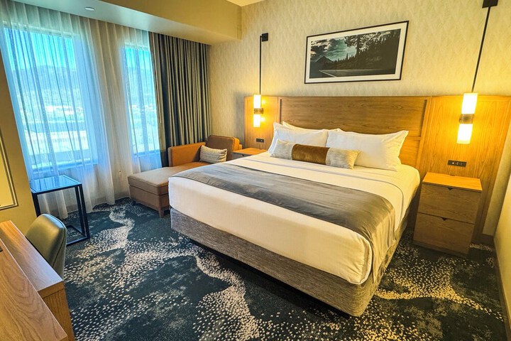 Room 17 of 34