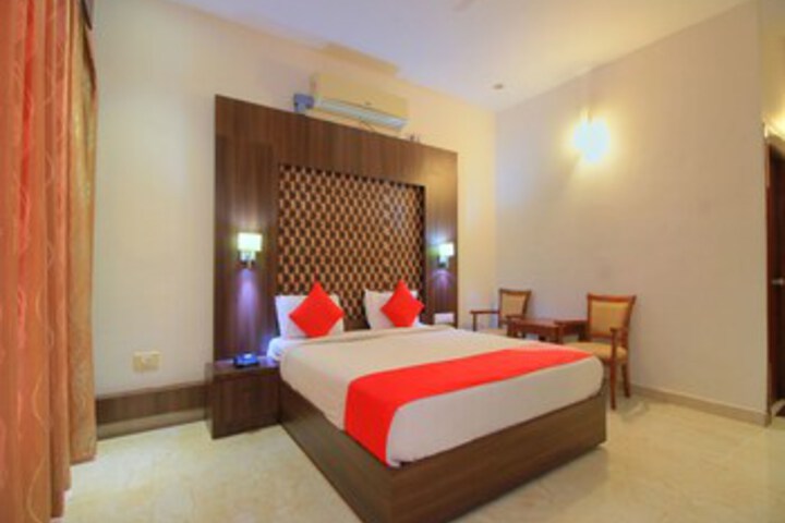 Room 21 of 34