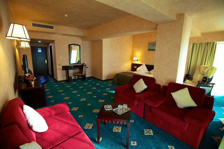Room 15 of 84