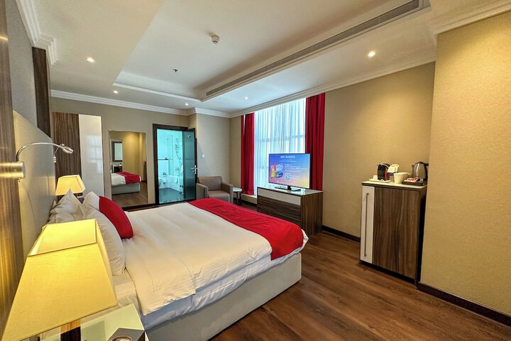Room 27 of 114