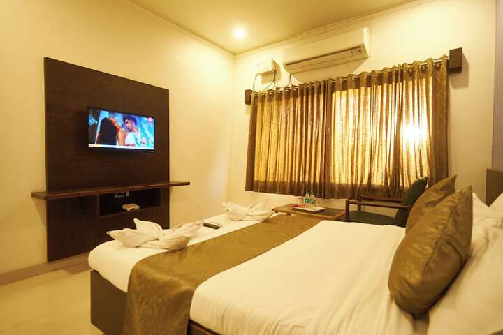 Room 12 of 20