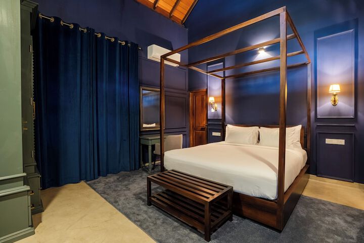 Room 2 of 36
