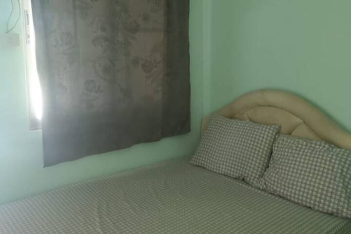 Room 5 of 10