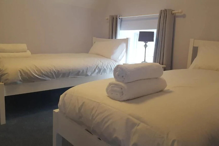 Room 5 of 7