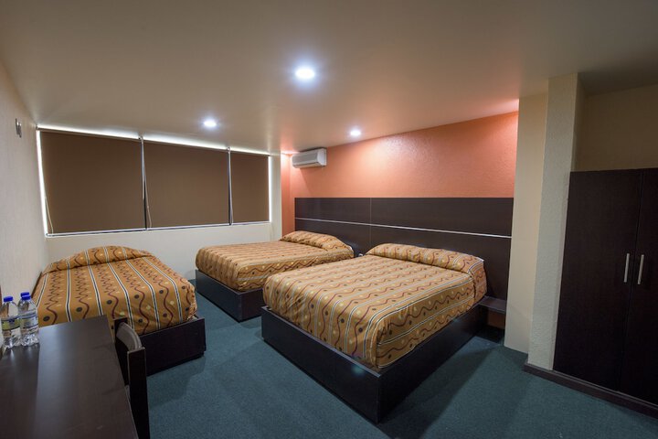 Room 6 of 38