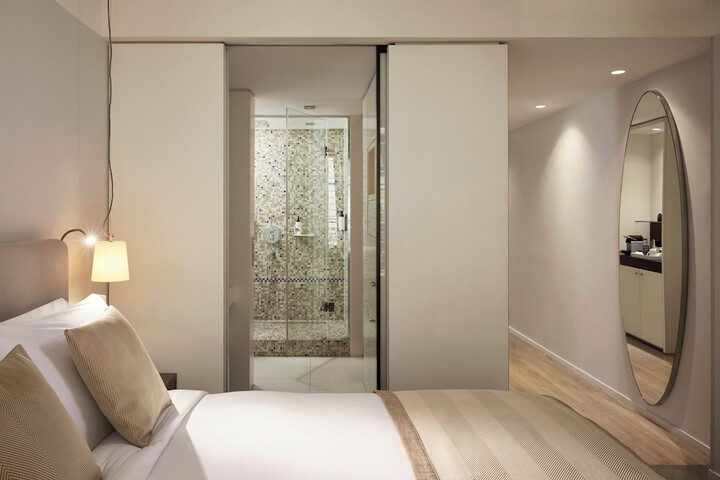 Room 10 of 87