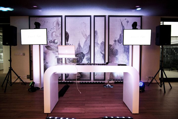Room 32 of 53