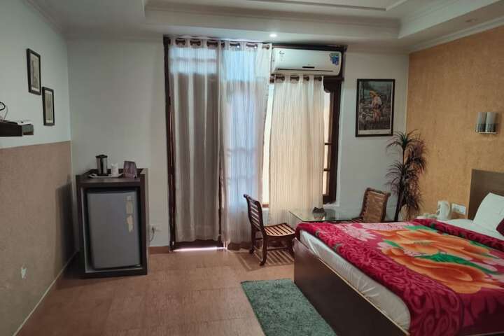 Room 13 of 15
