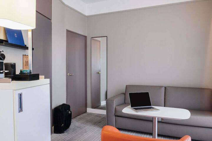 Room 21 of 69