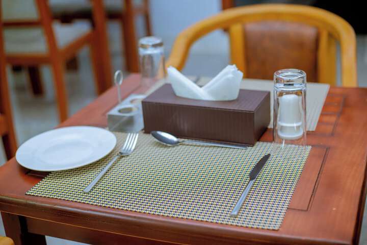 Dining 34 of 36