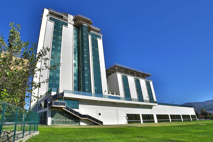 Hotel Exterior 46 of 50