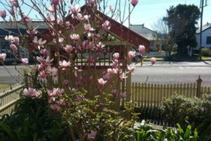 Hotel Exterior 6 of 21