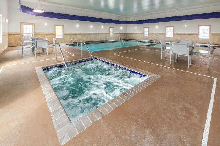 Swimming pool at La Quinta Inn & Suites by Wyndham Minot