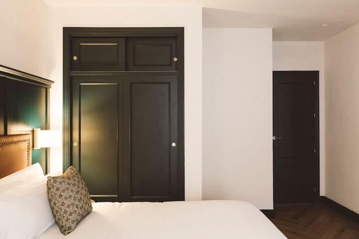 Room 32 of 75