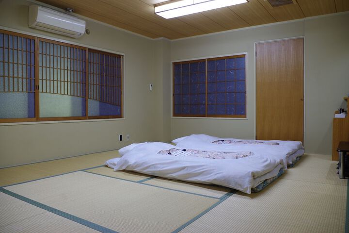 Room 17 of 65