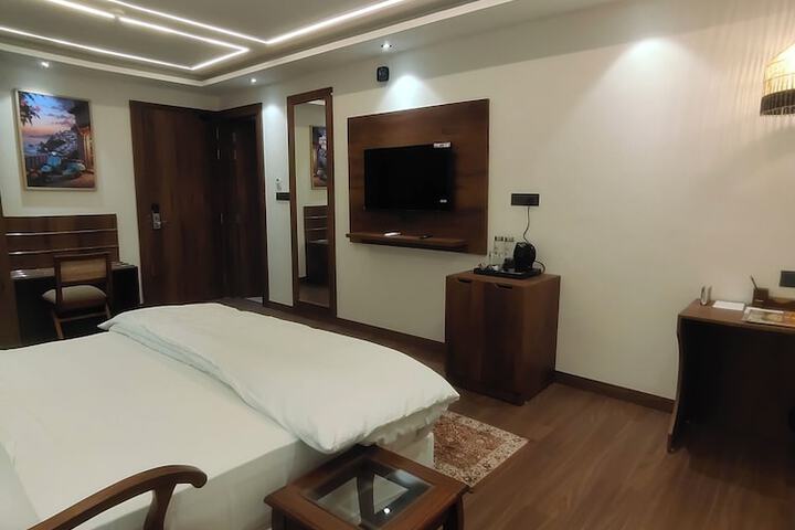 Room 3 of 30