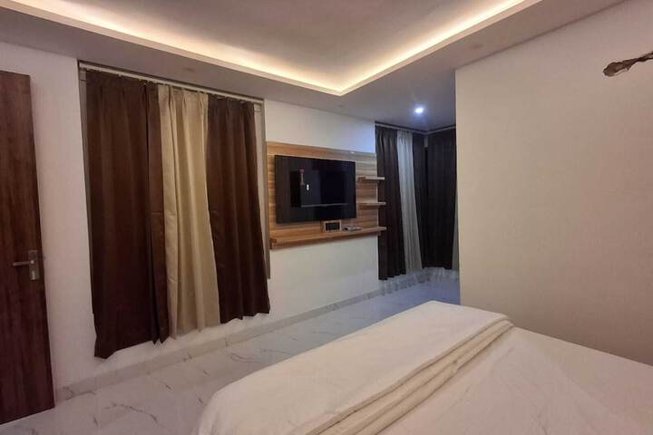 Room 5 of 29