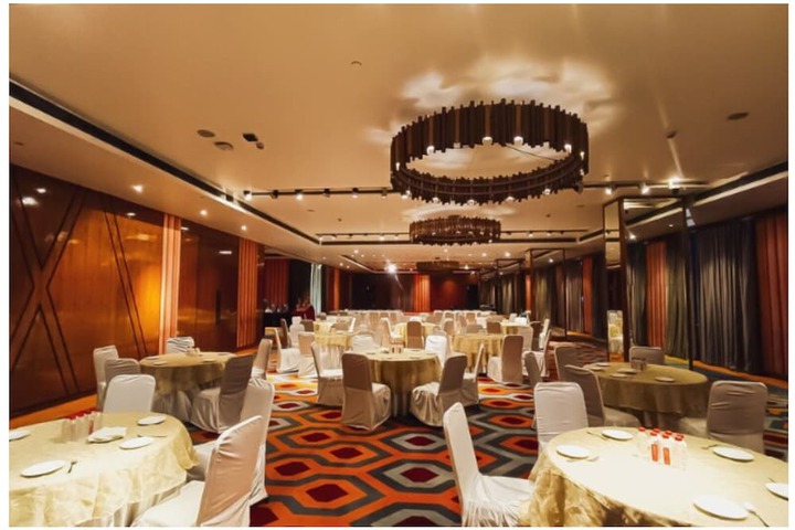 Ballroom/Hall 19 of 21