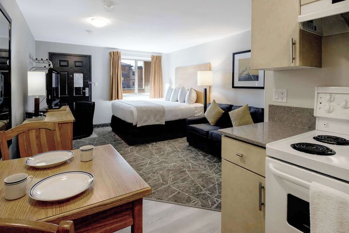 Room 26 of 60
