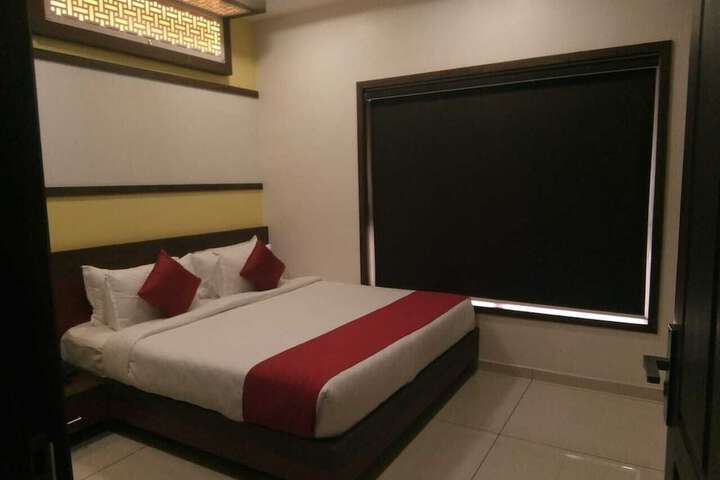 Room 7 of 14