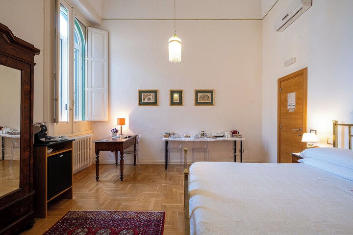 Room 17 of 47