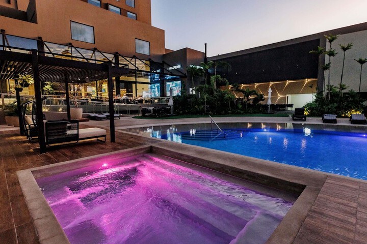 Pool 49 of 100