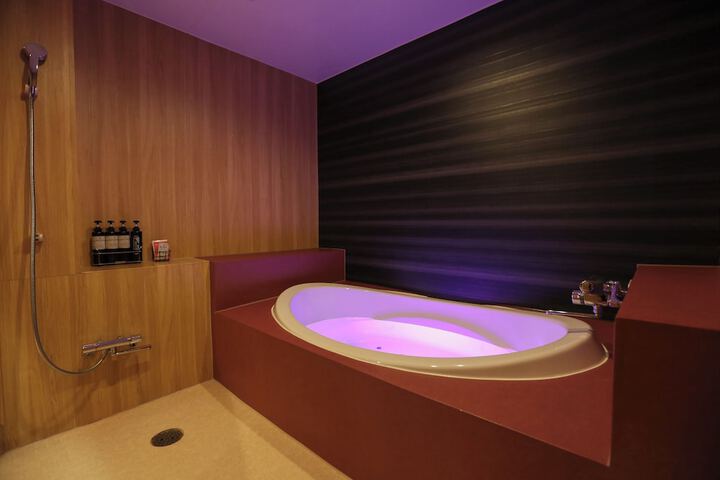 Room 10 of 11