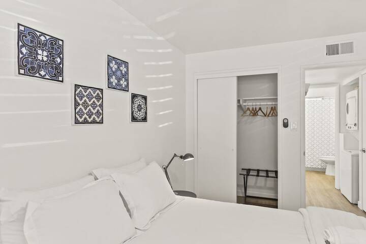 Room 2 of 16