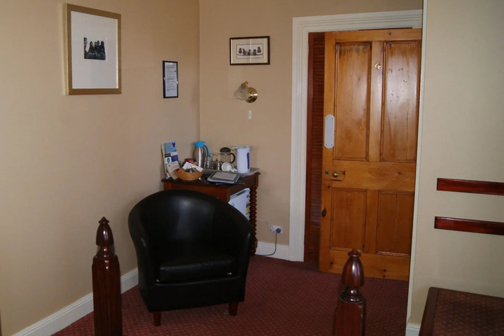 Photo 4