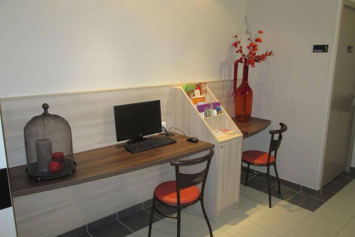 Business Center 45 of 53