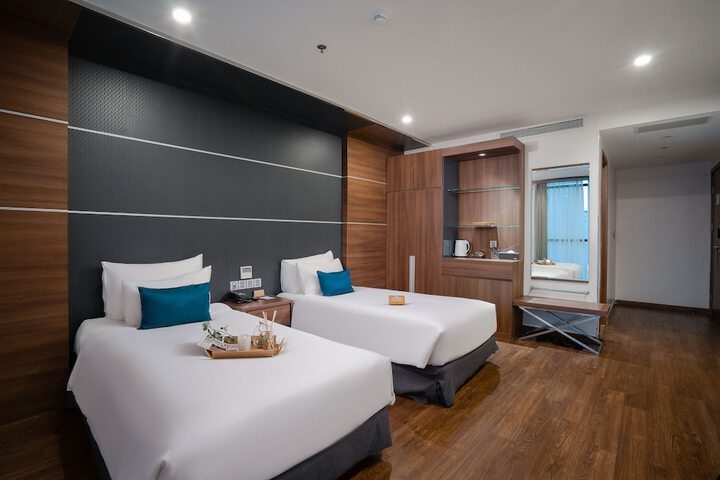 Room 25 of 203