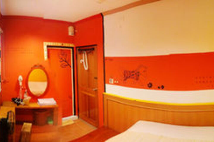Room 85 of 107