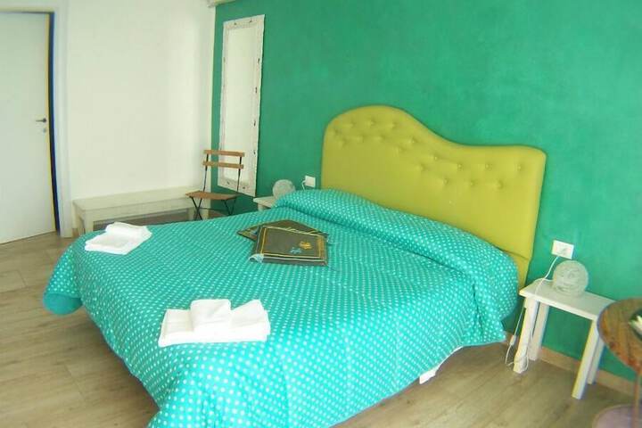 Room 10 of 41