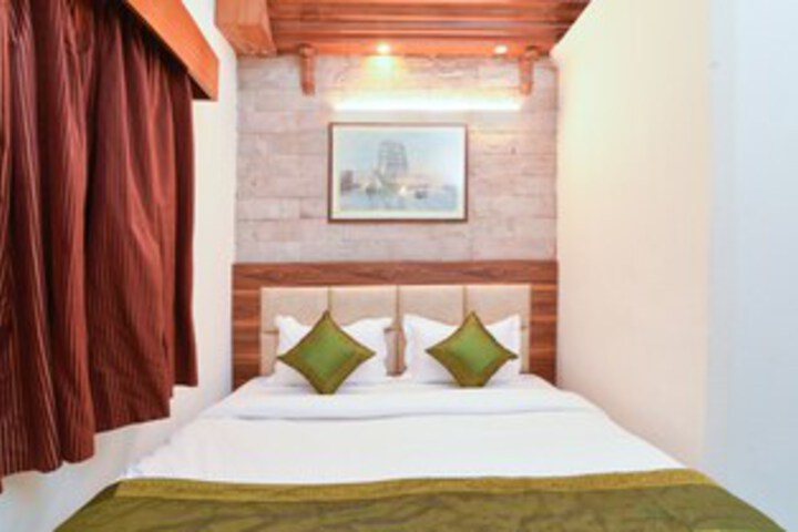 Room 19 of 29