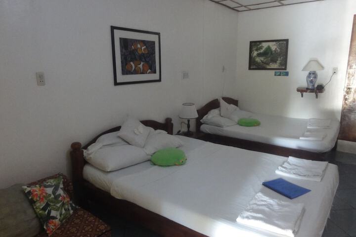Room 26 of 85