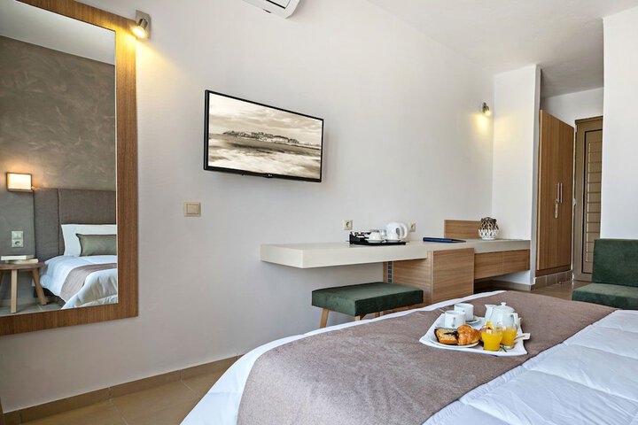Room 8 of 30