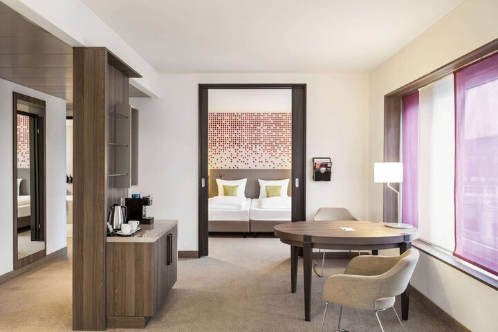 Room 13 of 50