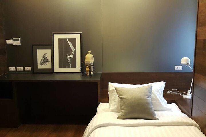 Room 6 of 36