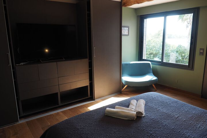 Room 30 of 144