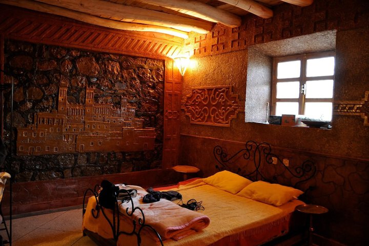 Room 5 of 6