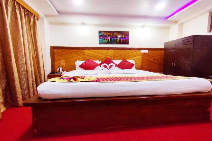 Room 12 of 37