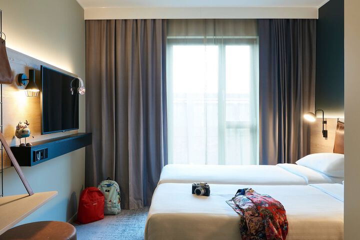 Room 3 of 39