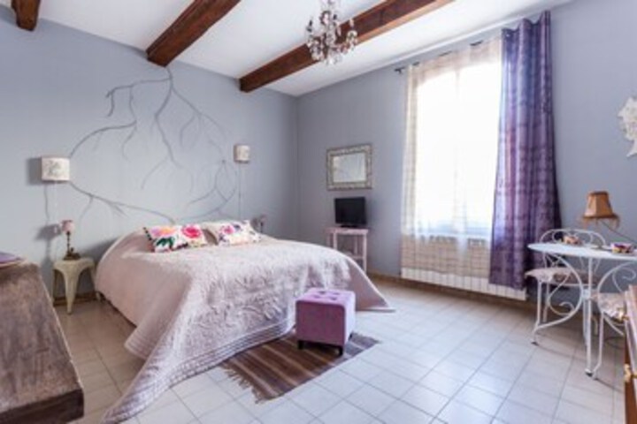 Room 5 of 10